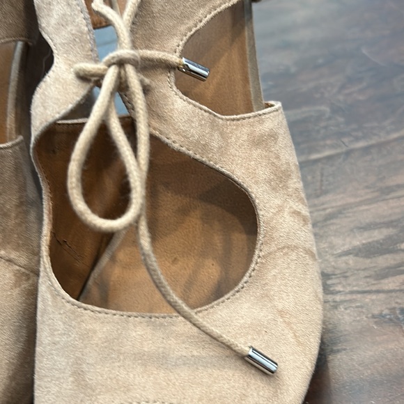 BP tan suede-like wedge open-toe shoes - Picture 2 of 8